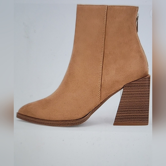 NEW SUEDED CHUNKY HEEL BACK ZIP SLIP ON BOOTIES 3.25 Heel. SIZE 9 TAN - Picture 2 of 13